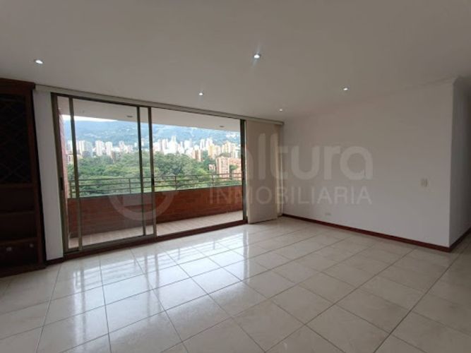 Apartamento de 3 alcobas en arriendo en Bosques De Zuñiga, Medellín, 150 m² · foto 2 de 11