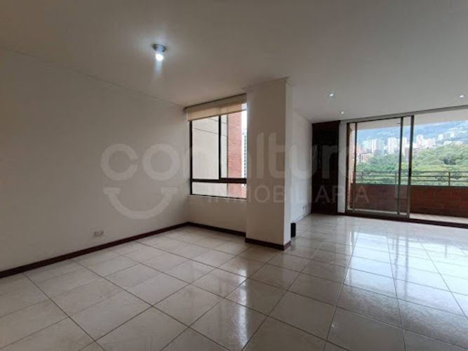 Apartamento de 3 alcobas en arriendo en Bosques De Zuñiga, Medellín, 150 m² · foto 3 de 11