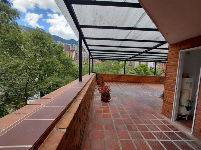 Apartamento de 4 alcobas en arriendo en Las Lomas, Medellín, 200 m² · foto 4 de 24