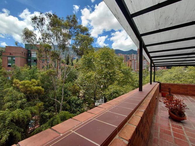 Apartamento de 4 alcobas en arriendo en Las Lomas, Medellín, 200 m² · foto 5 de 24
