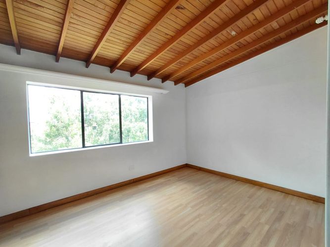 Apartamento de 4 alcobas en arriendo en Las Lomas, Medellín, 200 m² · foto 9 de 24