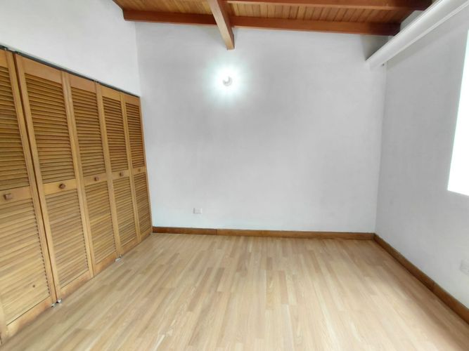 Apartamento de 4 alcobas en arriendo en Las Lomas, Medellín, 200 m² · foto 10 de 24