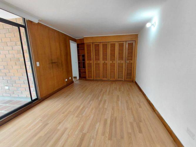Apartamento de 4 alcobas en arriendo en Las Lomas, Medellín, 200 m² · foto 16 de 24