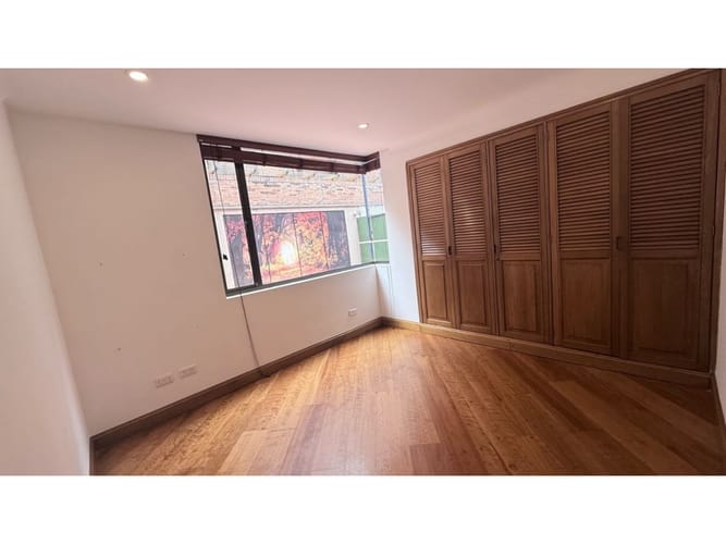 Apartamento de 3 alcobas en venta en La Carolina, Bogotá, 303 m² · foto 7 de 20