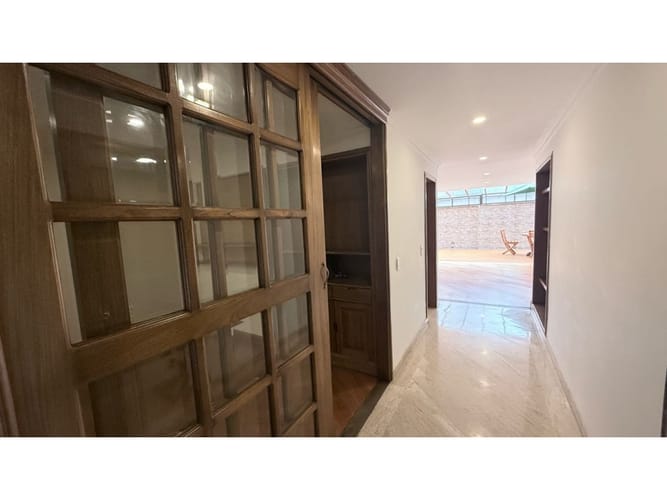 Apartamento de 3 alcobas en venta en La Carolina, Bogotá, 303 m² · foto 11 de 20