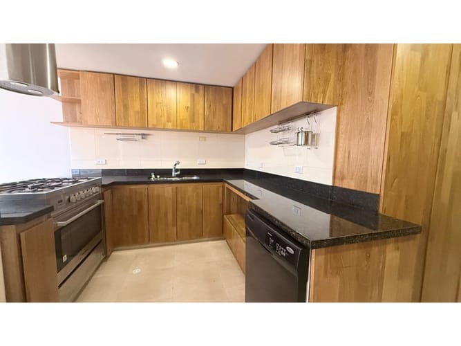 Apartamento de 3 alcobas en venta en La Carolina, Bogotá, 303 m² · foto 13 de 20