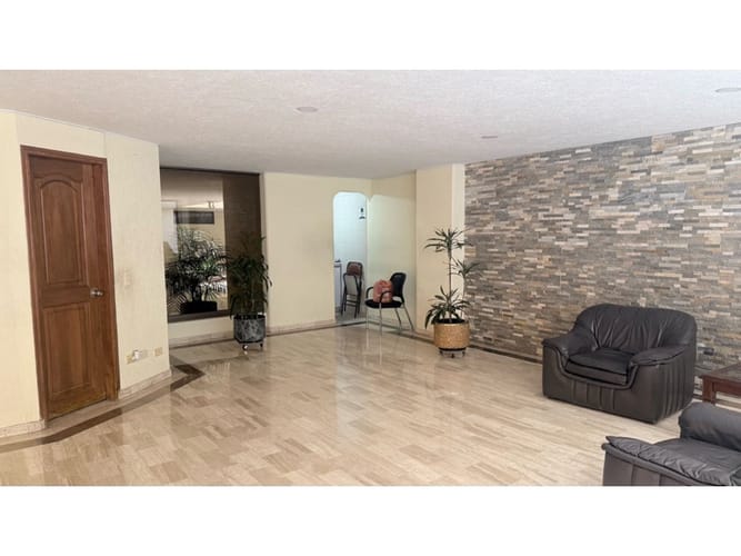 Apartamento de 3 alcobas en venta en La Carolina, Bogotá, 303 m² · foto 19 de 20
