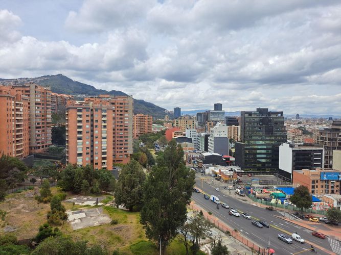 Apartamento de 3 alcobas en venta en Bella Suiza, Bogotá, 119 m² · foto 2 de 24