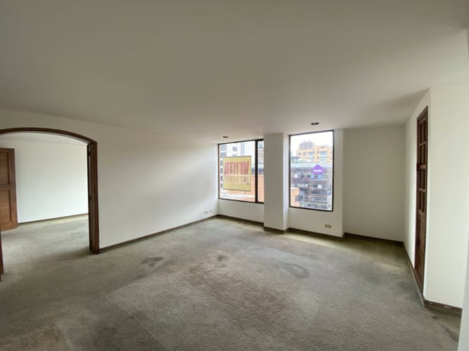 Apartamento de 3 alcobas en venta en Chico, Bogotá, 167 m² · foto 2 de 24