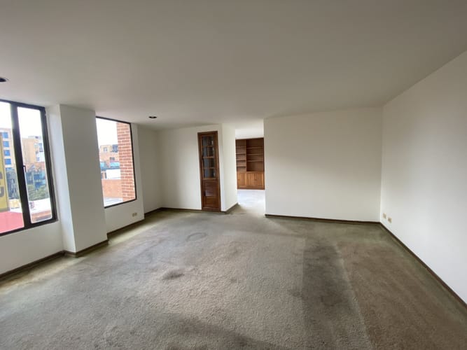 Apartamento de 3 alcobas en venta en Chico, Bogotá, 167 m² · foto 3 de 24