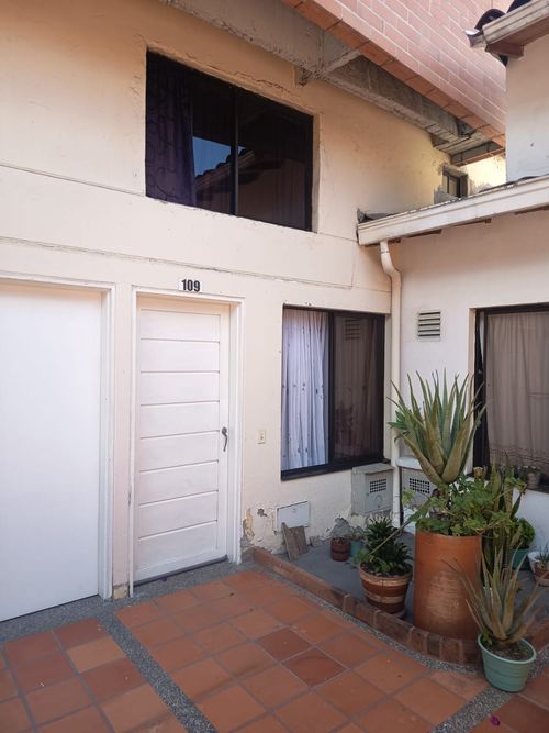 Apartaestudio en venta en La Milagrosa, Medellín, 35 m² · foto 8 de 10