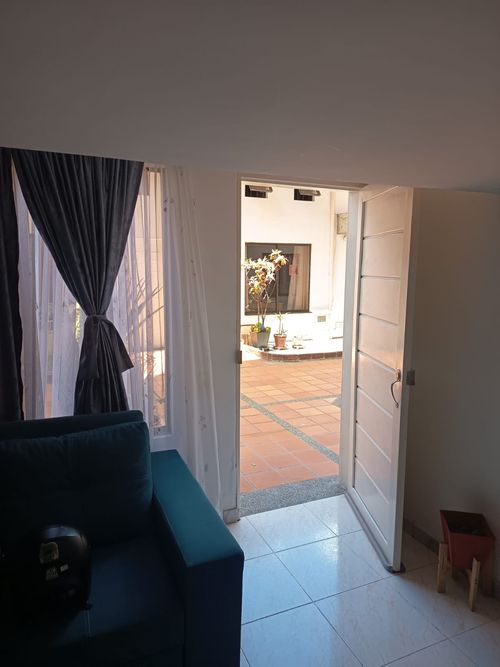 Apartaestudio en venta en La Milagrosa, Medellín, 35 m² · foto 9 de 10