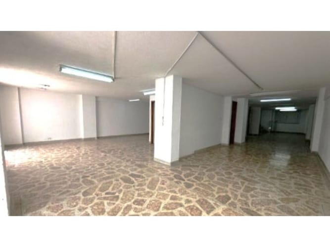 Local en venta en Los Naranjos, Envigado, 294 m² · foto 2 de 11