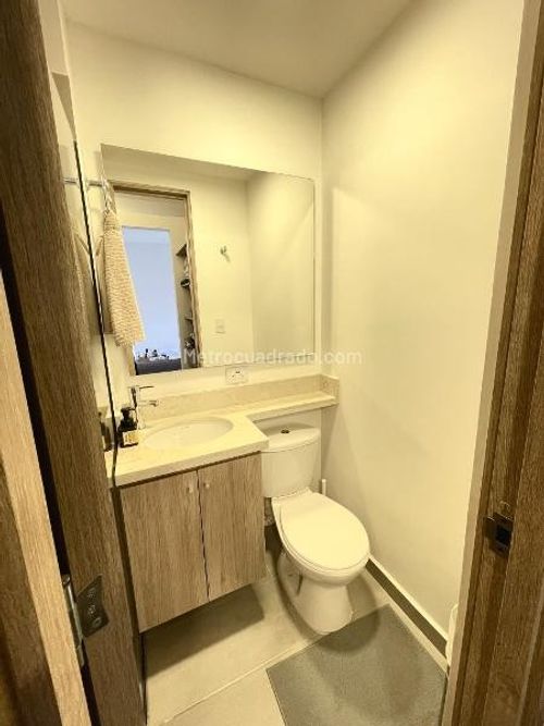 Apartamento de 2 alcobas en venta en Las Lomitas, Sabaneta, 60 m² · foto 13 de 17