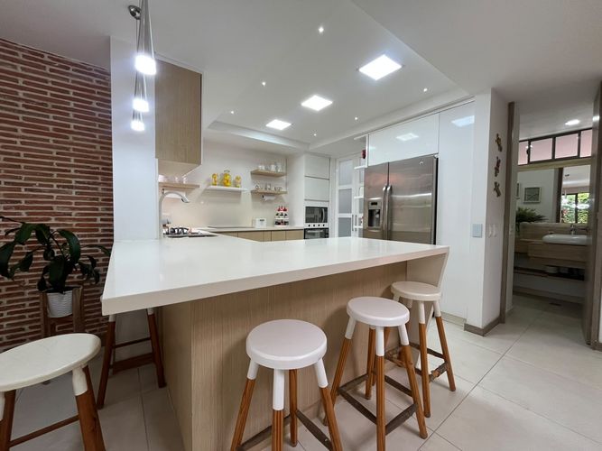 Casa de 3 alcobas en arriendo en Los Naranjos, Envigado, 300 m² · foto 7 de 20