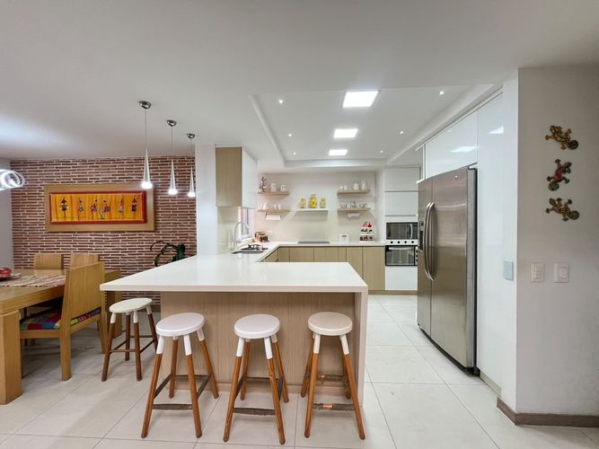 Casa de 3 alcobas en arriendo en Los Naranjos, Envigado, 300 m² · foto 6 de 20