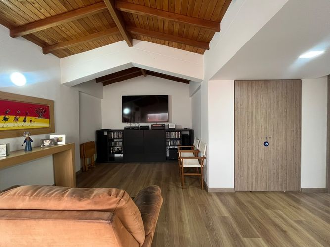 Casa de 3 alcobas en arriendo en Los Naranjos, Envigado, 300 m² · foto 12 de 20