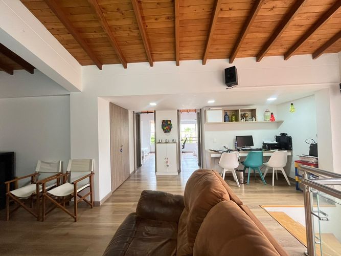 Casa de 3 alcobas en arriendo en Los Naranjos, Envigado, 300 m² · foto 15 de 20