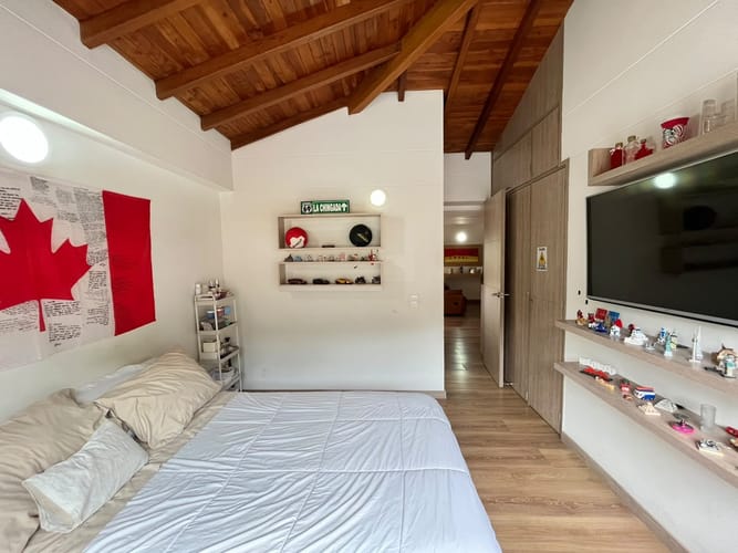 Casa de 3 alcobas en arriendo en Los Naranjos, Envigado, 300 m² · foto 11 de 20