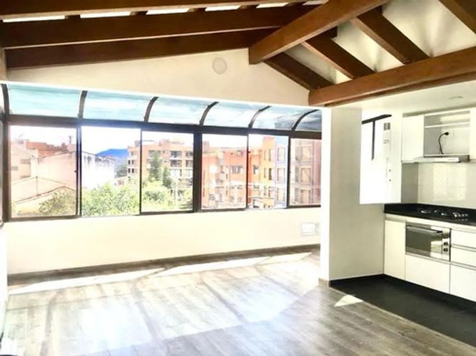 Apartamento en venta en Santa Barbara Central, Bogotá · foto 2 de 8