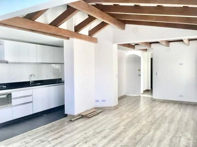 Apartamento en venta en Santa Barbara Central, Bogotá · foto 3 de 8