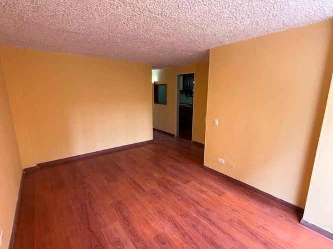 Apartamento de 2 alcobas en venta en Granada Sur, Bogotá, 46 m² · foto 2 de 20