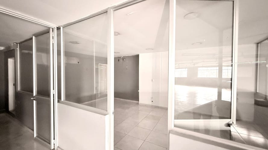 Bodega en arriendo en El Poblado, Medellín, 520 m² · foto 5 de 7