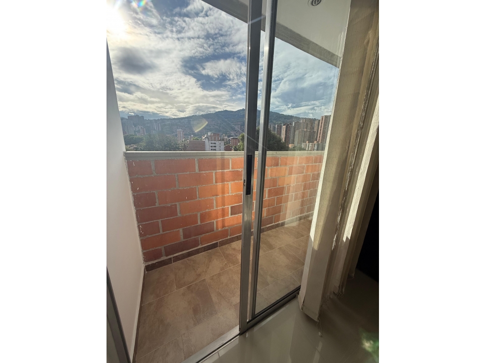 Apartamento en venta en Los Colores, Medellín · foto 10 de 18