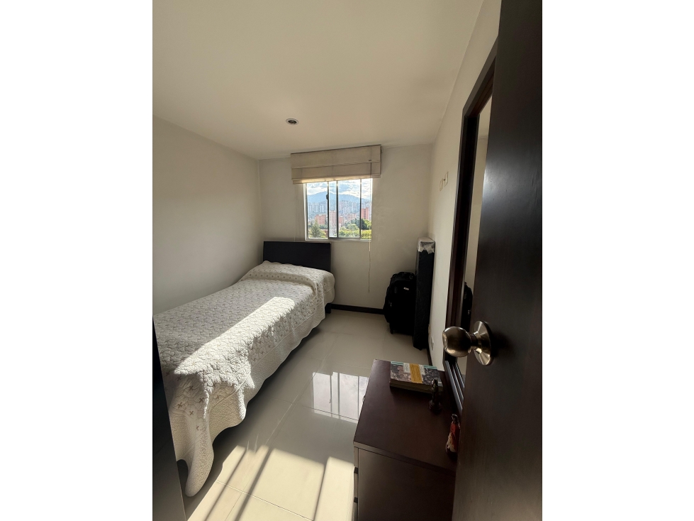 Apartamento en venta en Los Colores, Medellín · foto 14 de 18