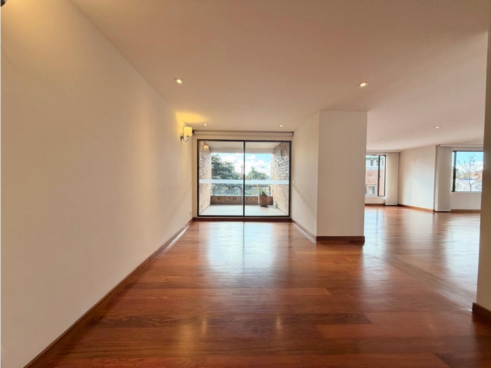 Apartamento en venta en Los Rosales, Bogotá · foto 4 de 17