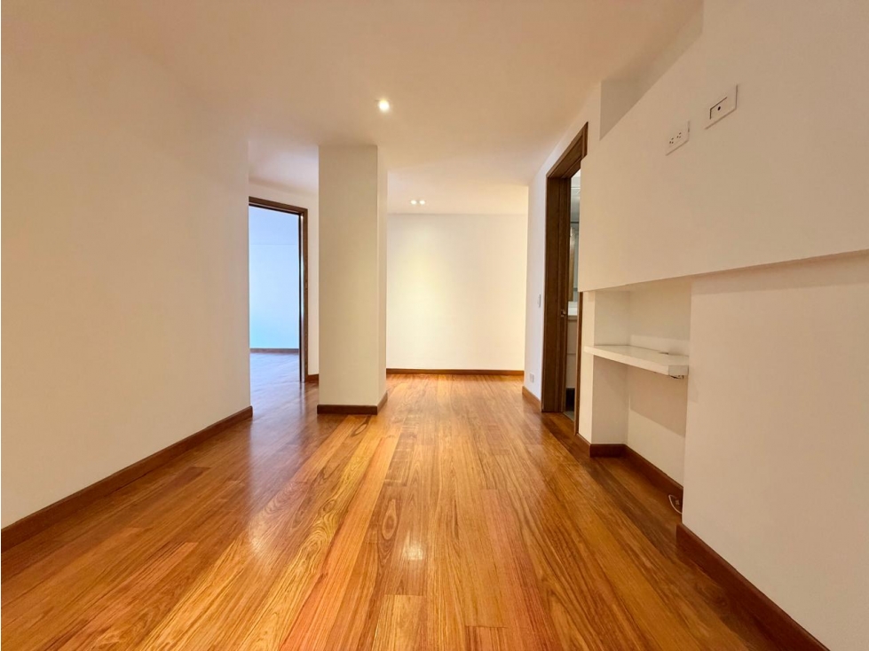 Apartamento en venta en Los Rosales, Bogotá · foto 8 de 17