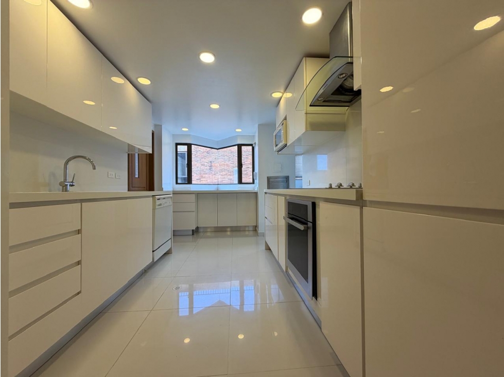 Apartamento en venta en Los Rosales, Bogotá · foto 9 de 17