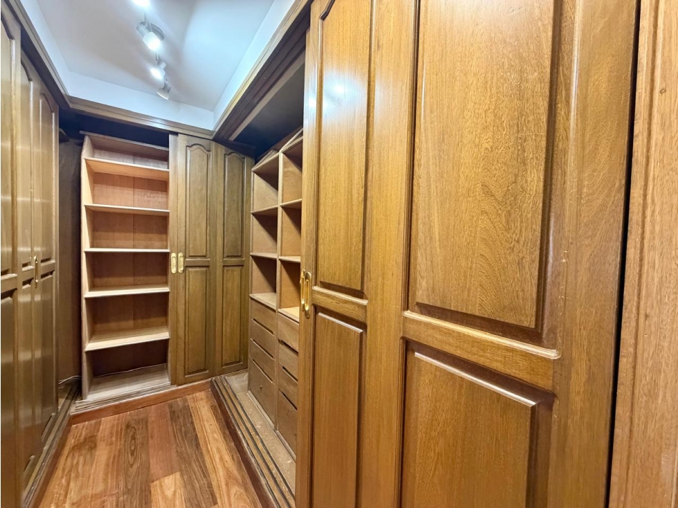 Apartamento en venta en Los Rosales, Bogotá · foto 12 de 17
