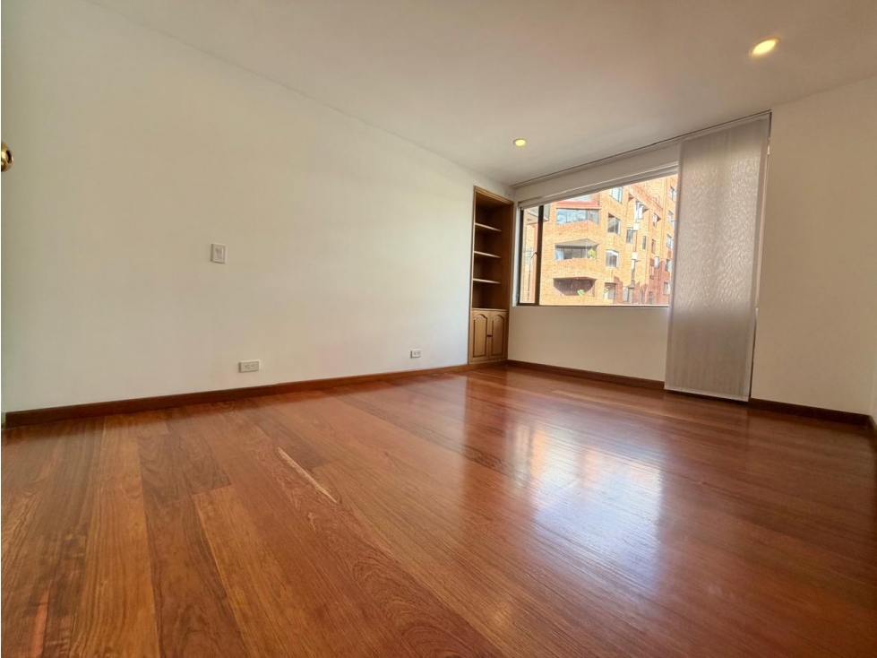 Apartamento en venta en Los Rosales, Bogotá · foto 15 de 17