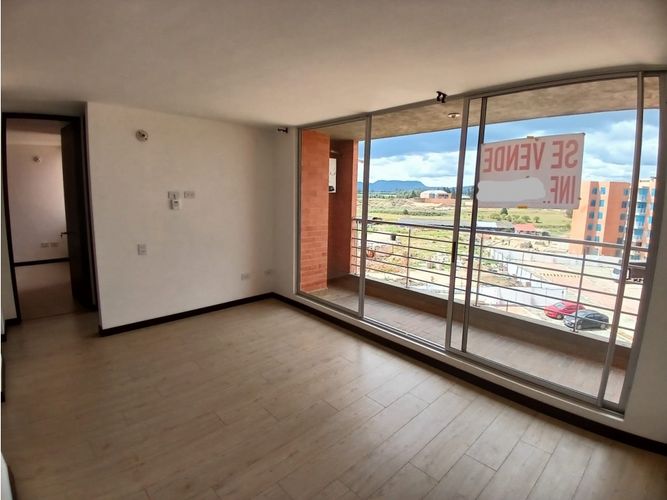Apartamento de 2 alcobas en venta en Condominio Campestre Alhambra, Madrid, 58 m² · foto 3 de 21
