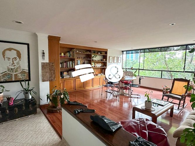 Apartamento en venta en El Poblado, Medellín · foto 2 de 12