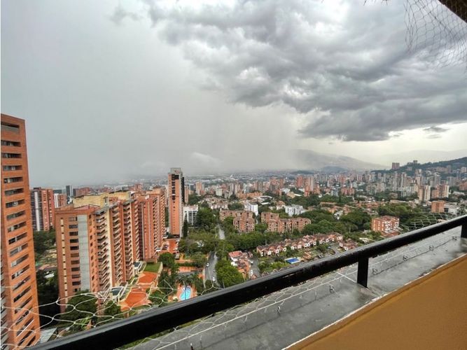 Apartamento de 3 alcobas en arriendo en Los Balsos, Medellín, 110 m² · foto 4 de 24