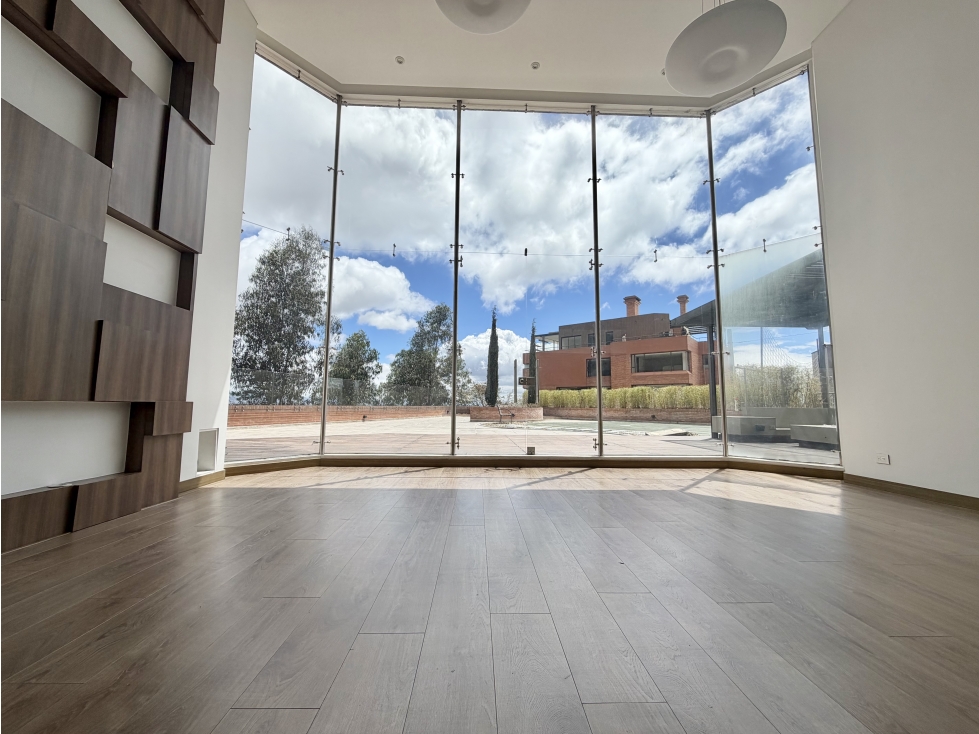 Apartamento en venta en El Refugio, Bogotá · foto 2 de 24