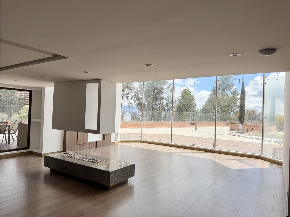 Apartamento en venta en El Refugio, Bogotá · foto 3 de 24