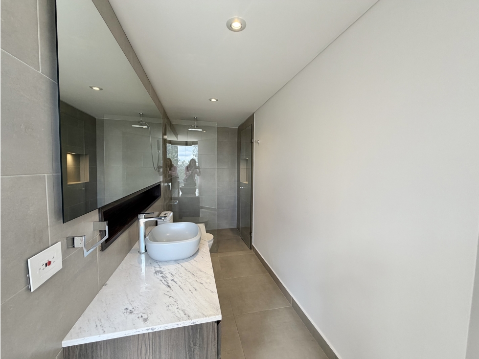 Apartamento en venta en El Refugio, Bogotá · foto 24 de 24