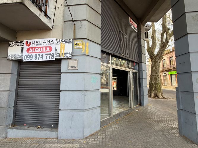 UBICACIÓN ESTRATÉGICA CON FRENTE A 2 CALLES. BLANDENGUES ESQ INCA · Photo 8