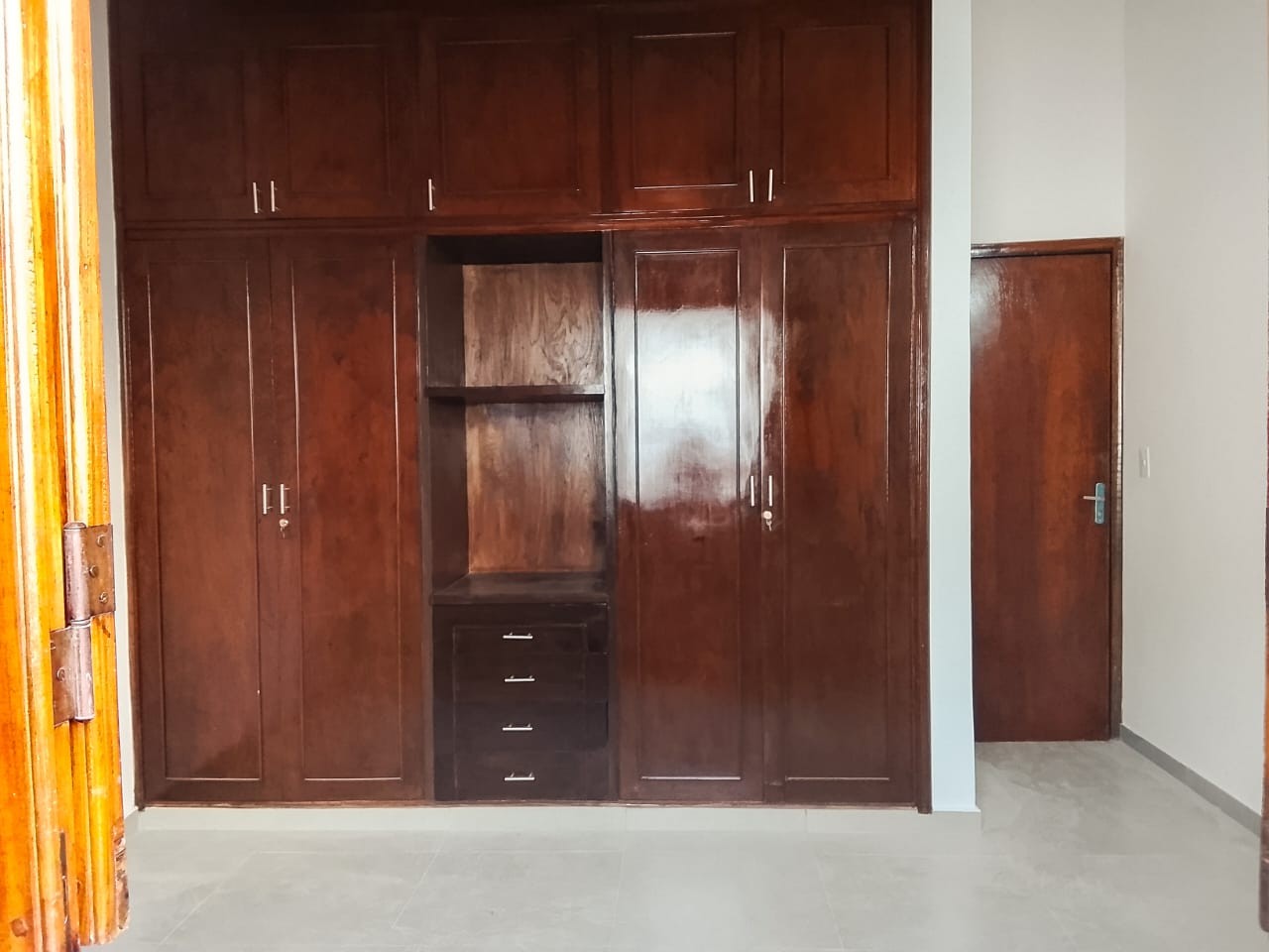 CASA EN VENTA EN ASUNCION ITA ENRAMADA -3 DORMITORIOS + QUINCHO - foto 3