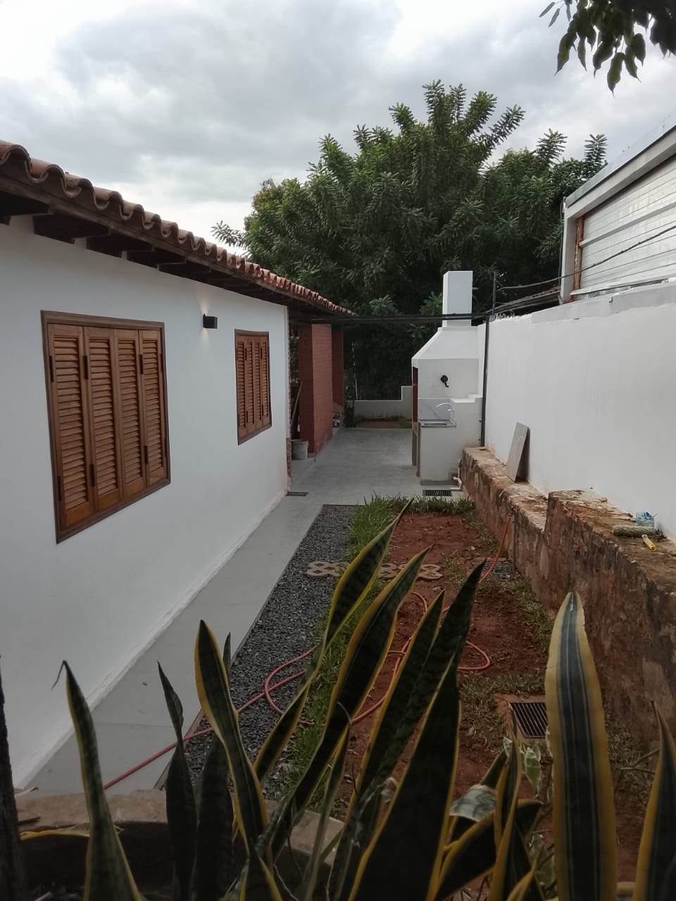 CASA EN VENTA EN ASUNCION ITA ENRAMADA -3 DORMITORIOS + QUINCHO - foto 2