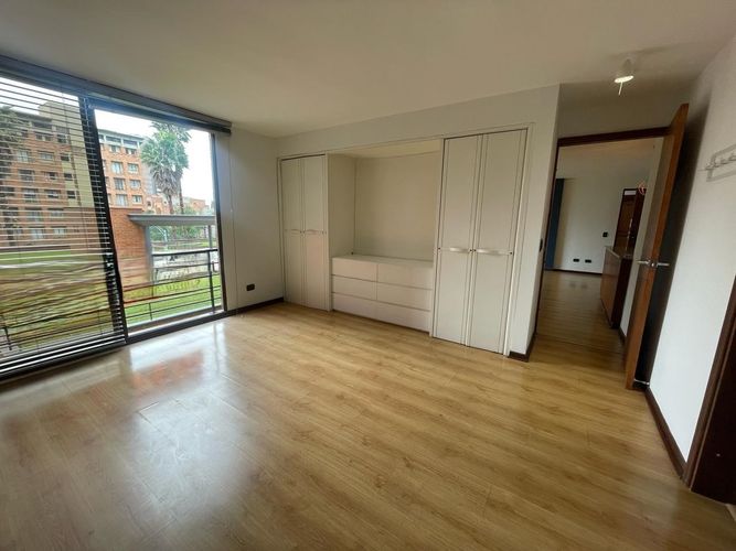 Apartaestudio en arriendo en Transversal Superior, Medellín, 70 m² · foto 2 de 13