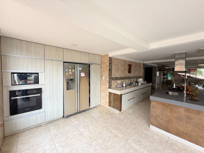 Casa de 4 alcobas en venta en Campo Alegre, Cali, 1200 m² · foto 11 de 24