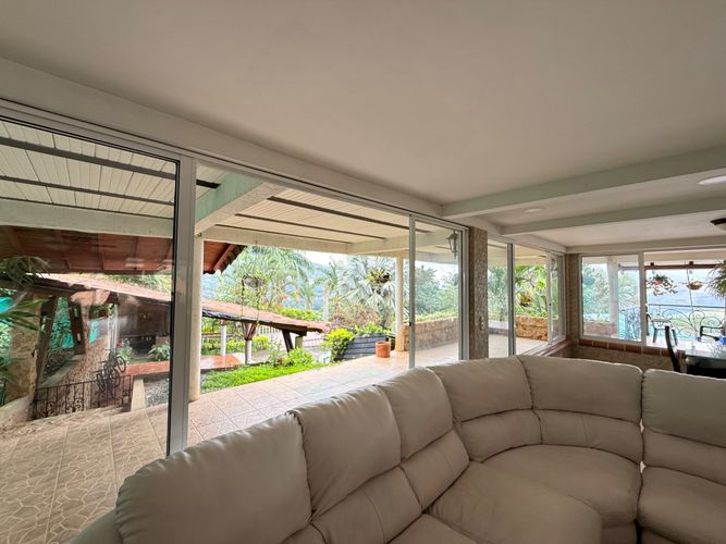 Casa de 4 alcobas en venta en Campo Alegre, Cali, 1200 m² · foto 17 de 24