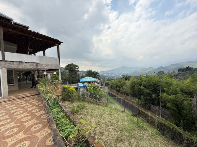 Casa de 4 alcobas en venta en Campo Alegre, Cali, 1200 m² · foto 18 de 24
