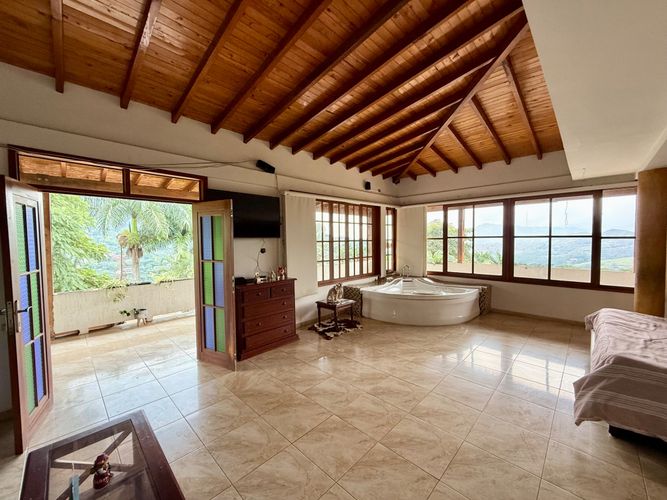 Casa de 4 alcobas en venta en Campo Alegre, Cali, 1200 m² · foto 20 de 24