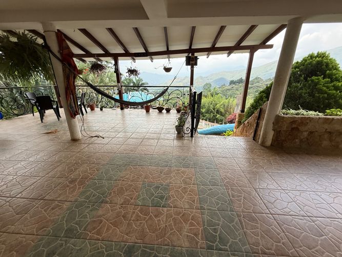 Casa de 4 alcobas en venta en Campo Alegre, Cali, 1200 m² · foto 22 de 24
