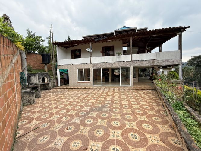 Casa de 4 alcobas en venta en Campo Alegre, Cali, 1200 m² · foto 24 de 24